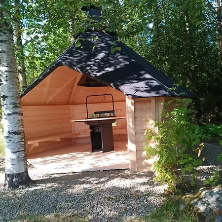 Hébergement de vacances Spacious Family House - Sauna, Hot Tub & Grill Hut