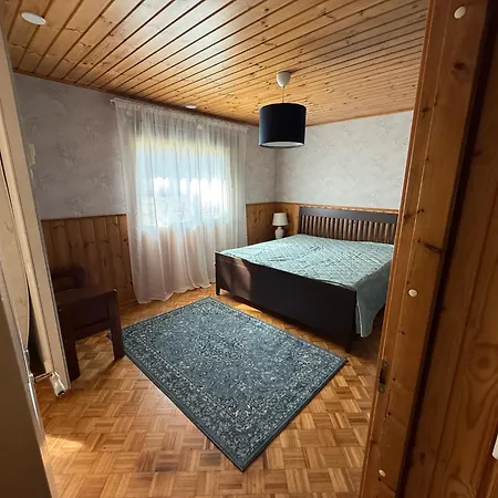 Сasa de vacaciones Spacious Family House - Sauna, Hot Tub & Grill Hut