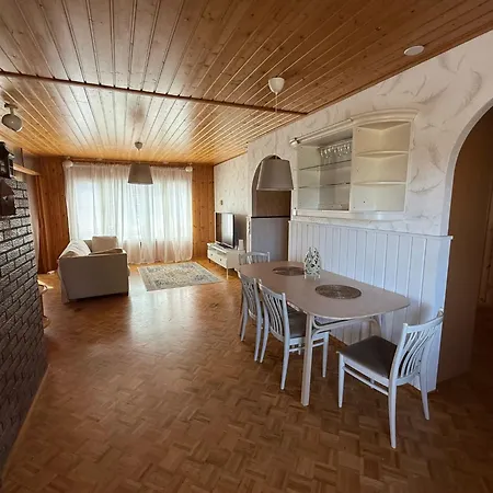 Spacious Family House - Sauna, Hot Tub & Grill Hut Сasa de vacaciones Varkaus