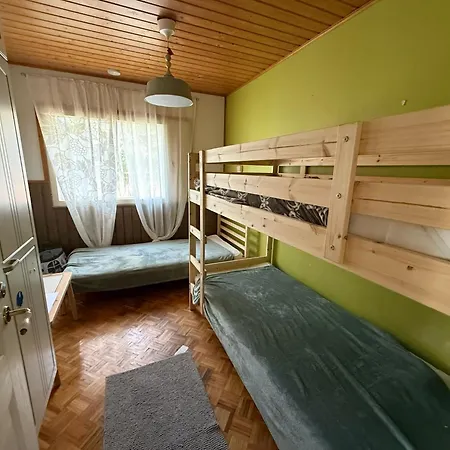 Spacious Family House - Sauna, Hot Tub & Grill Hut