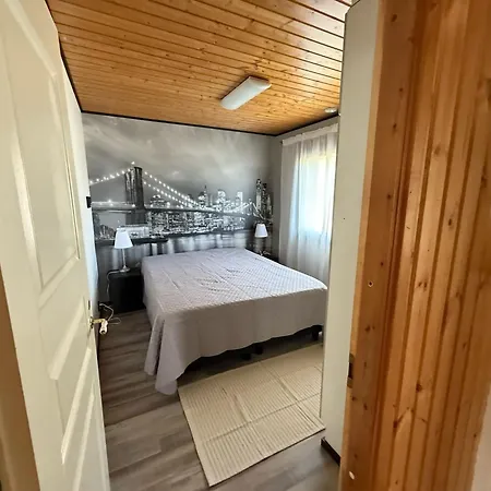 Сasa de vacaciones Spacious Family House - Sauna, Hot Tub & Grill Hut *