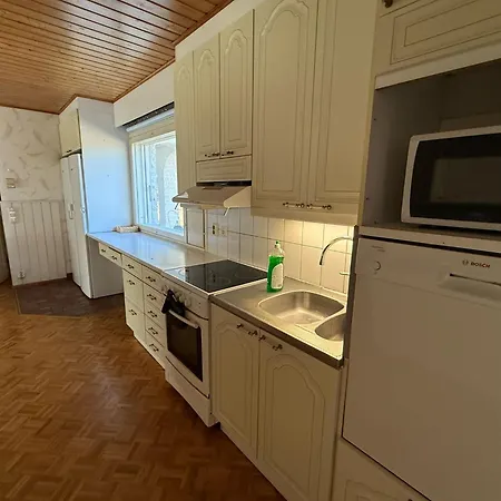 Сasa de vacaciones Spacious Family House - Sauna, Hot Tub & Grill Hut *