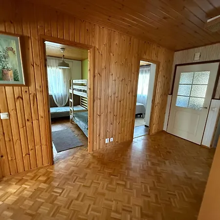 Spacious Family House - Sauna, Hot Tub & Grill Hut *