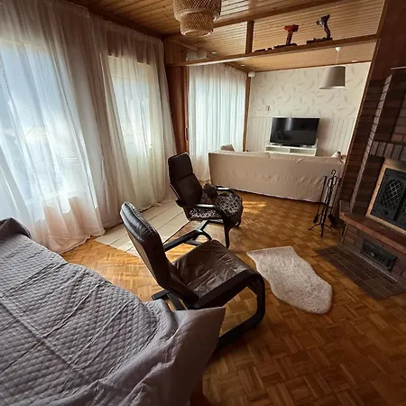 Spacious Family House - Sauna, Hot Tub & Grill Hut Сasa de vacaciones *