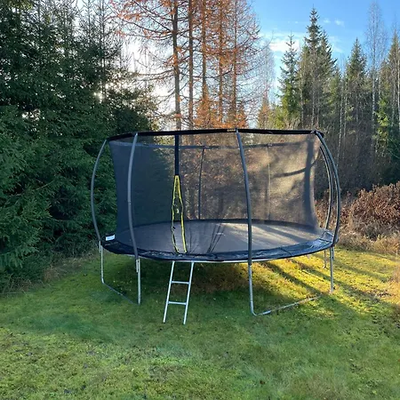Spacious Family House - Sauna, Hot Tub & Grill Hut Hébergement de vacances